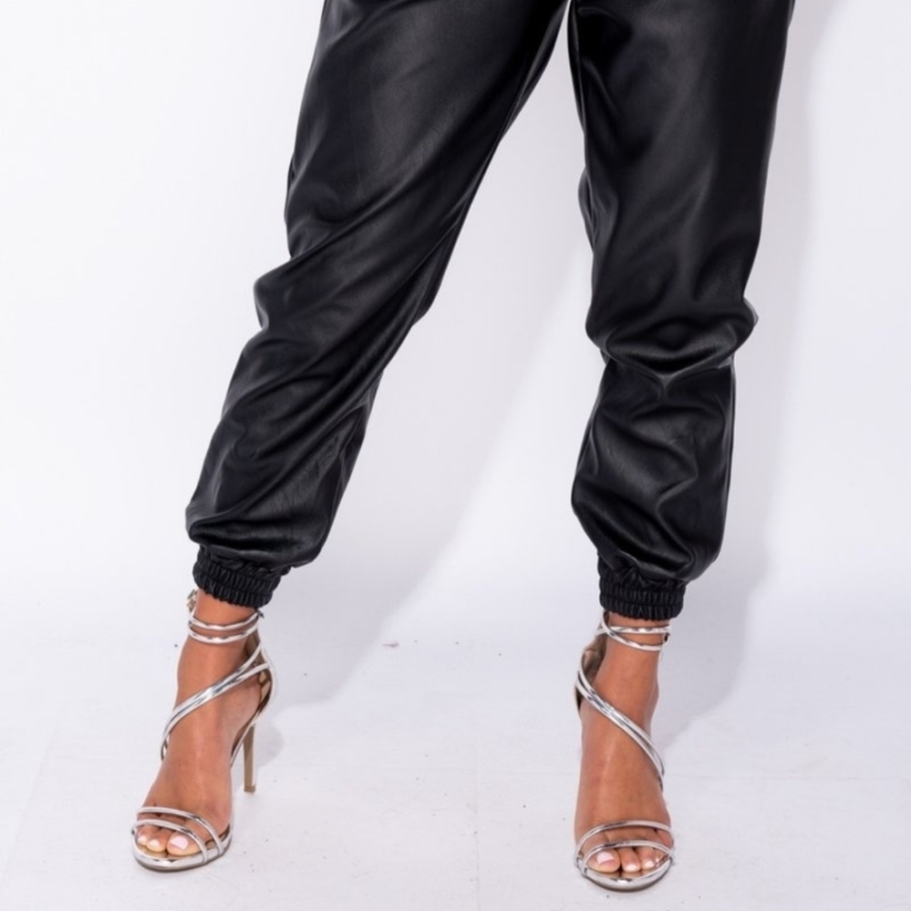 Jogging Trousers - Picture 5 of 16